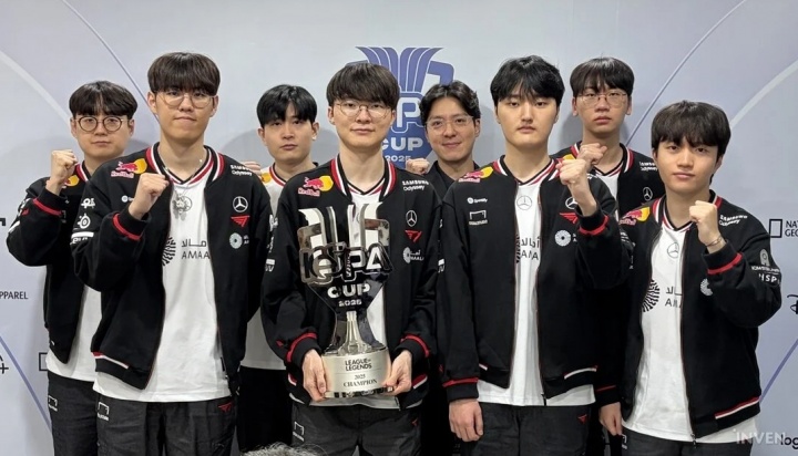 Faker:今年版本更偏打架,我们努力练习团战才取得了好结果